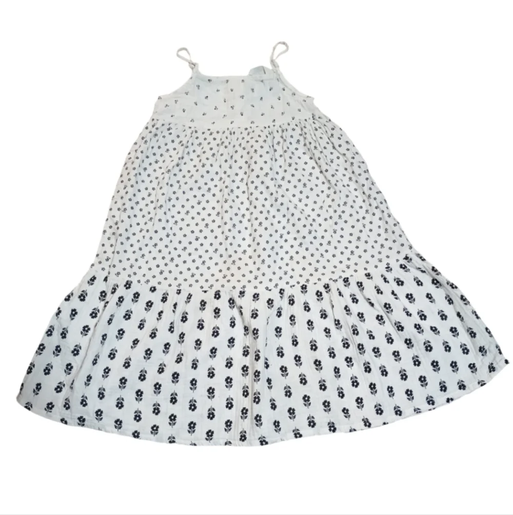 H&M White Floral Patterned Top